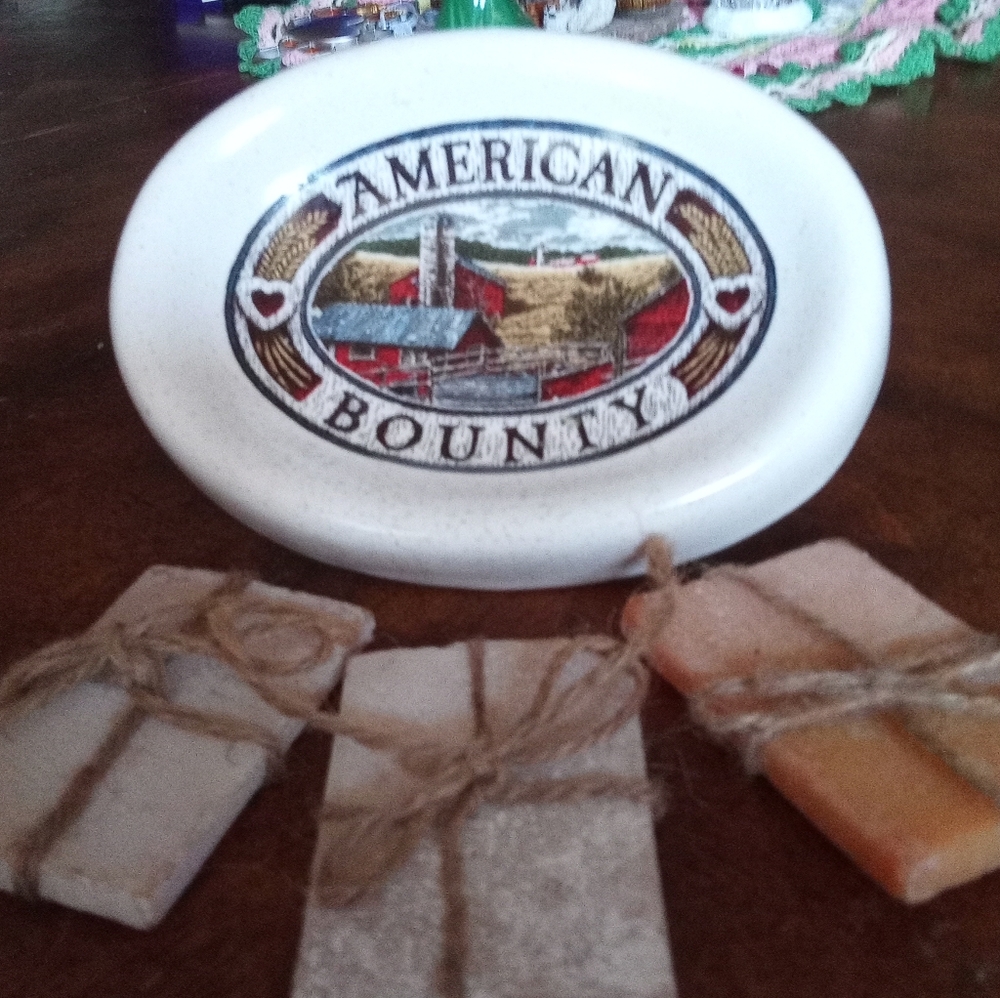 Vintage American Bounty Soap Dish With Bonus Travel Size Goats Milk Soap